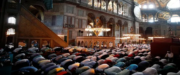 le musee de sainte sophie redevient une grande mosquee apres 86 ans dinterruption