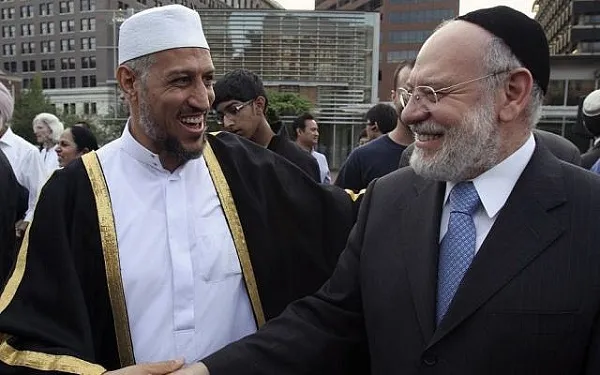 les musulmans peuvent ils etre amis avec les juifs et les chretiens