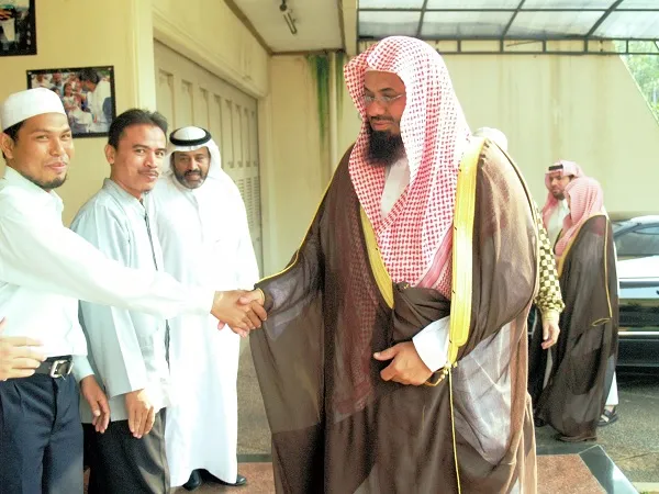 ramadan 2019 70 imams saoudiens envoyes dans 35 pays pour les prieres de tarawih