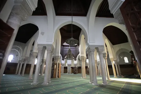 reprise des 5 prieres quotidiennes et de la priere du vendredi dans les mosquees
