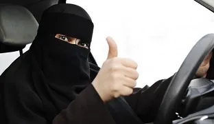 des milliards deconomies grace au droit de conduire des femmes saoudiennes