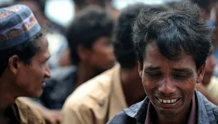 qui sont les rohingyas et que se passe t il en birmanie